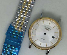 广州火车站手表工厂里，1只常见的机械手表是由哪些零件组成的？